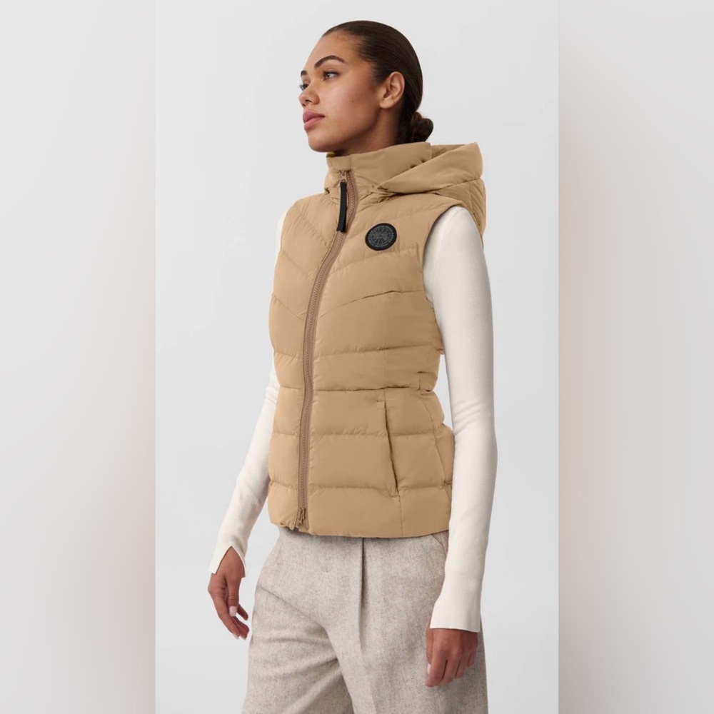 Canada Goose Cypress Hooded Clair Down Vest – Desert Sand – Size S – NEW w/ Tags